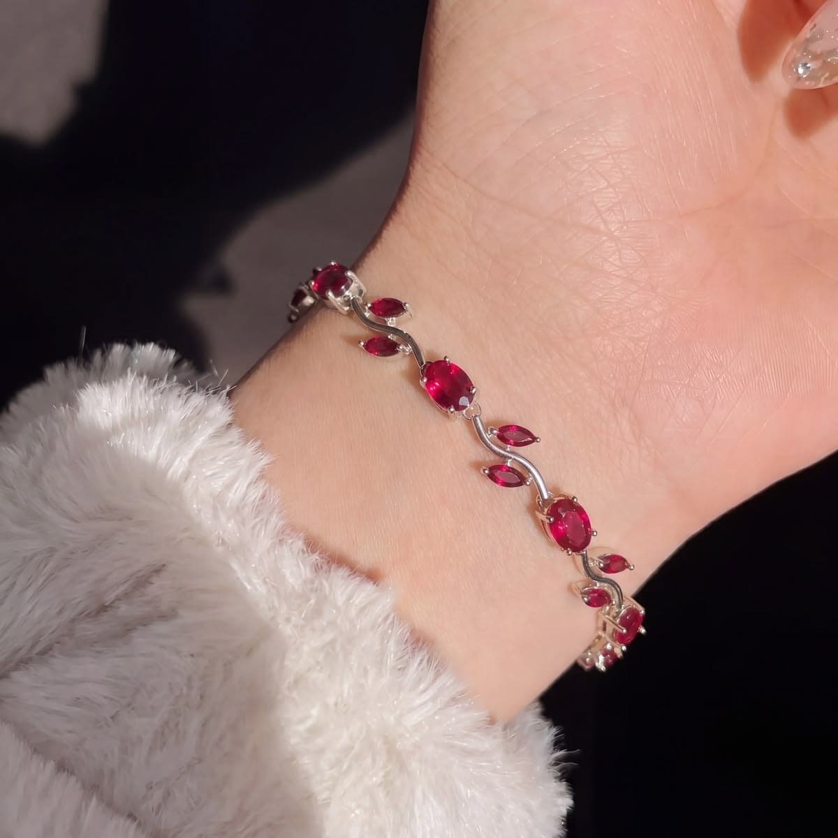 Red tulip bracelet, photo 1
